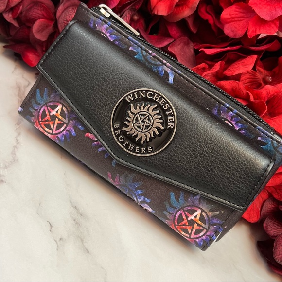 Supernatural Black and Purple Pentagram Clutch Wallet - Picture 4 of 15